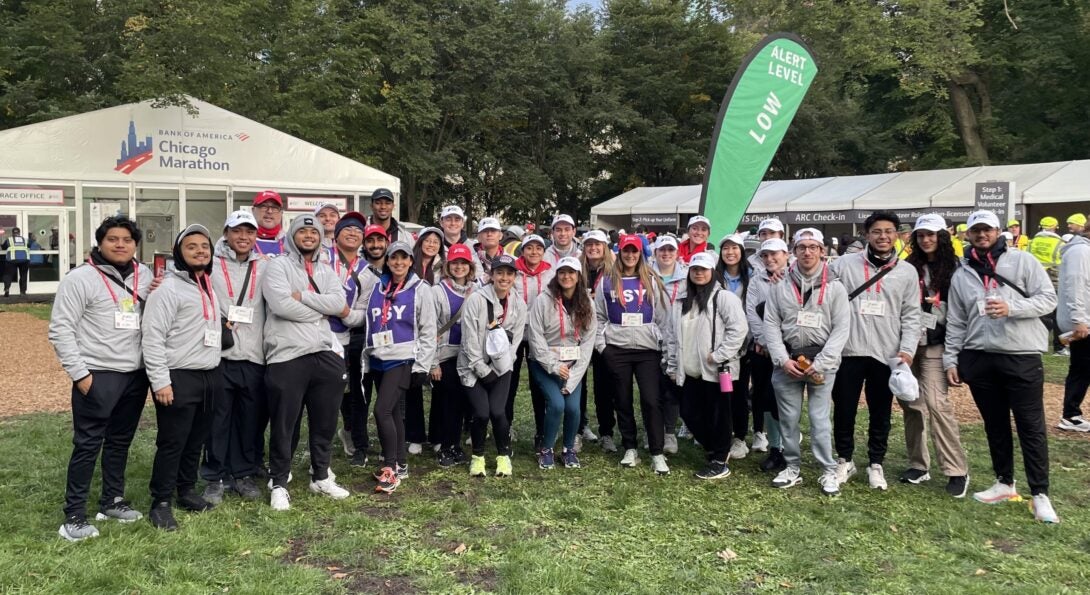 A group photo of UIC kinesiology volunteers at the 2023 Chicago Marathon